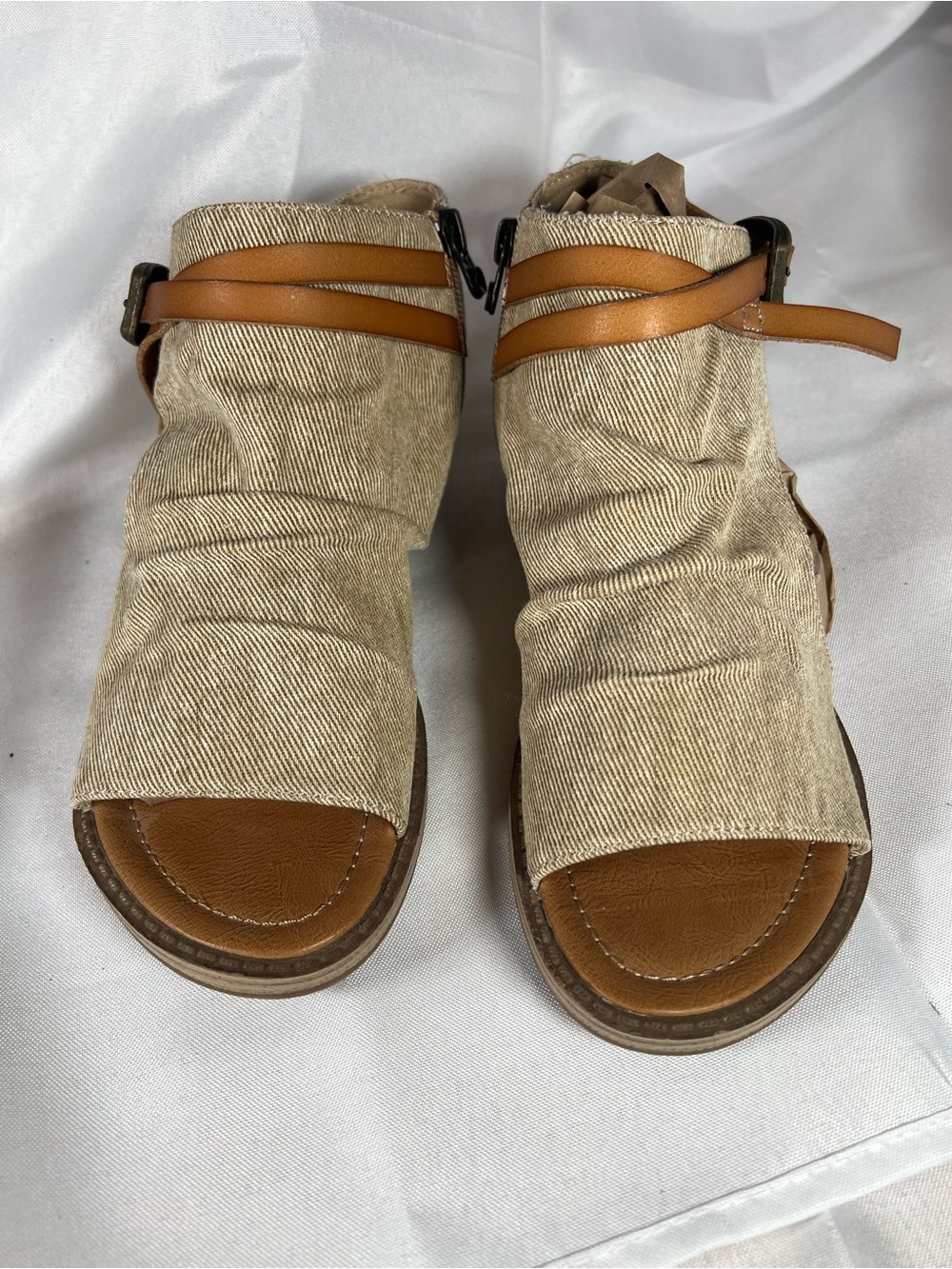 Blowfish Malibu Size 8 Taupe Striped Canvas Ruched Sandals B150 NEW